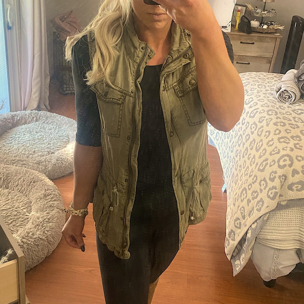 Max Jeans Cargo Military Vest (olive)